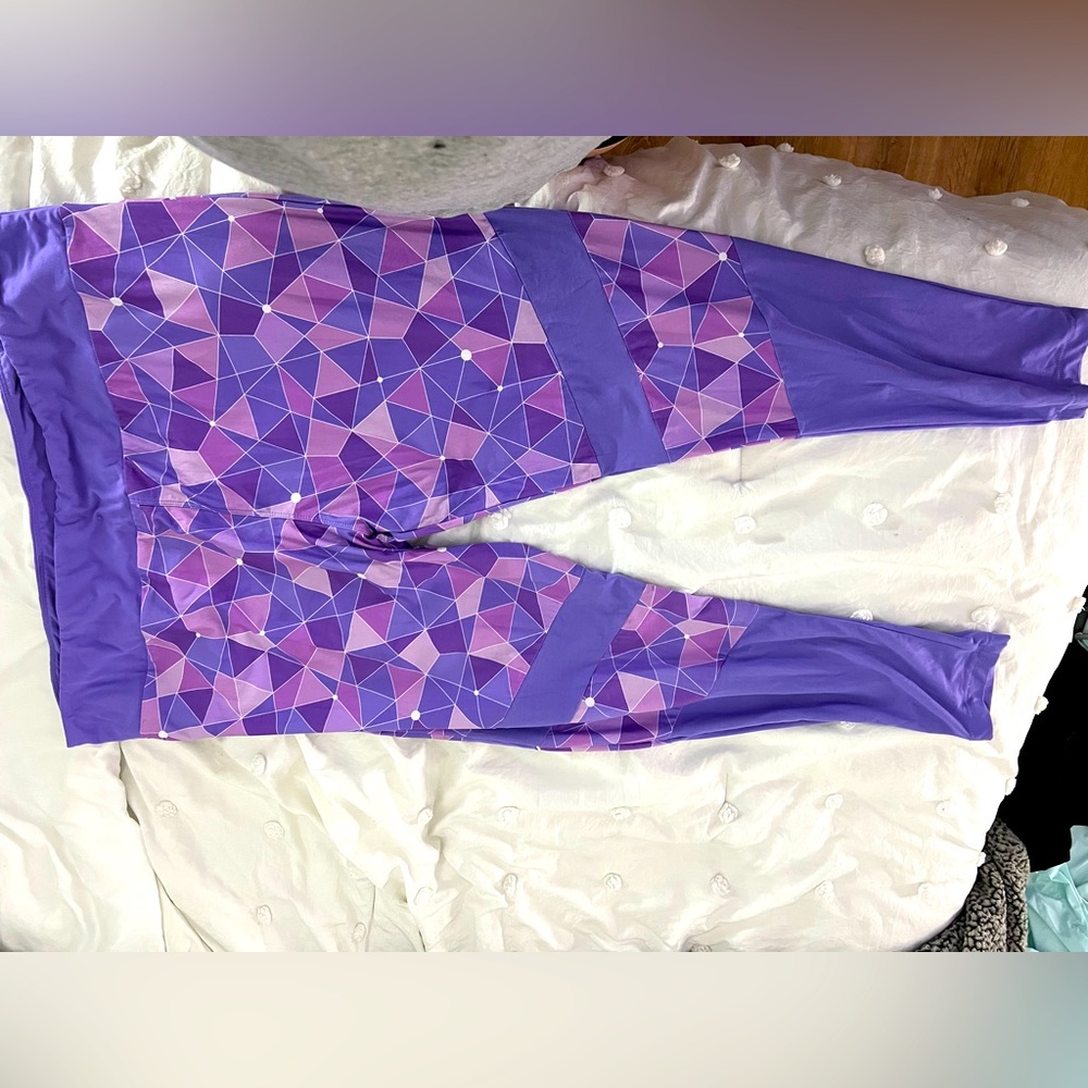 Disney parks purple wall leggings. New without tags.